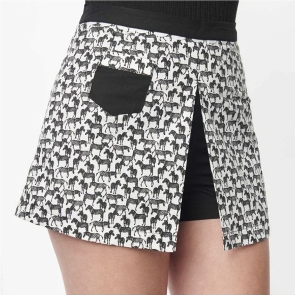 UNIQUE VINTAGE Black & White Zebra Print Hide & Seek Skort, Various Sizes. NWT - Picture 4 of 13